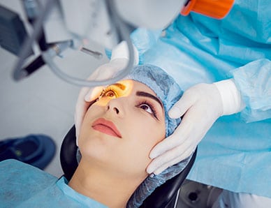 Vitamin C Found to Significantly Cut Cataract Risk 1